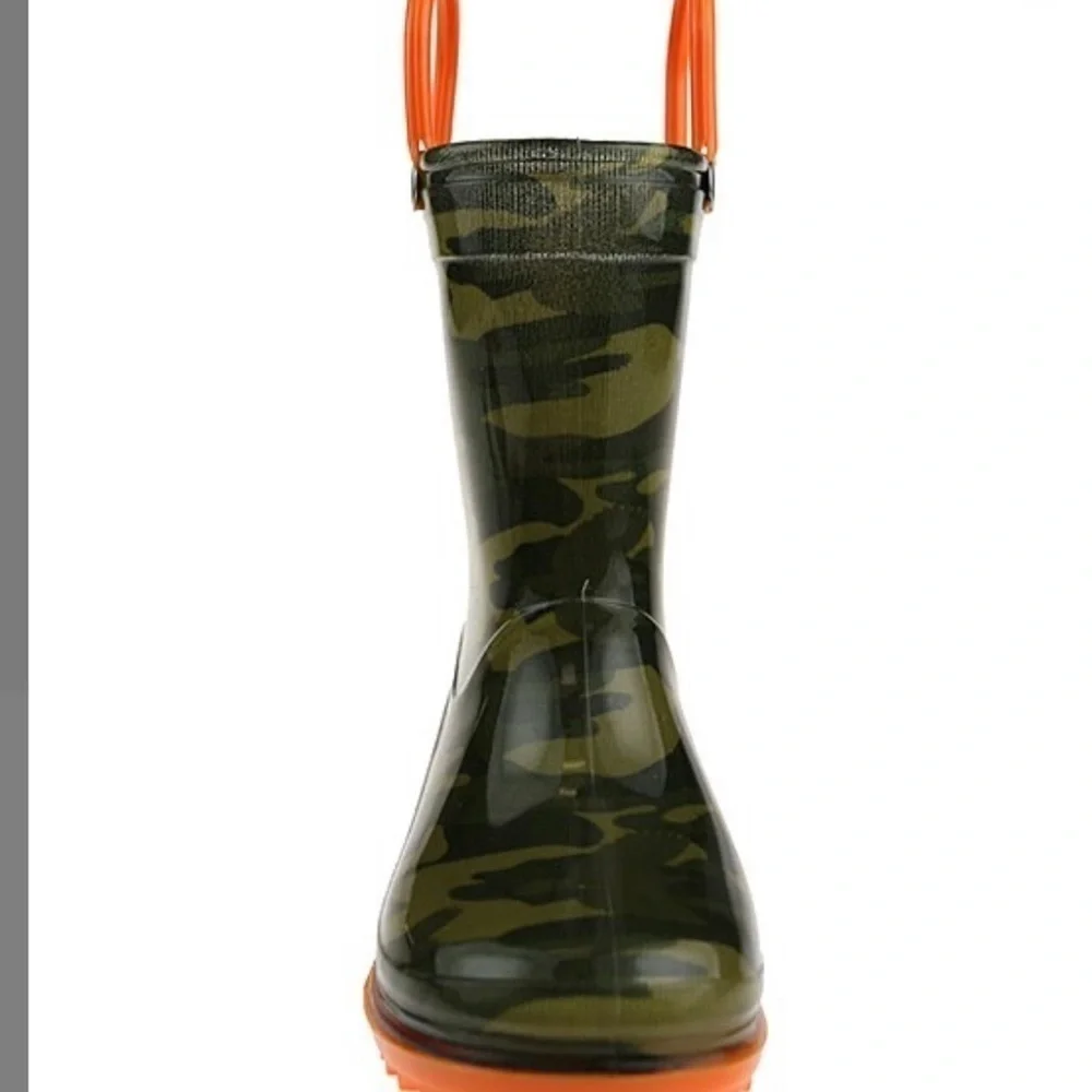 Camouflage and orange kids rain boots. New size 7